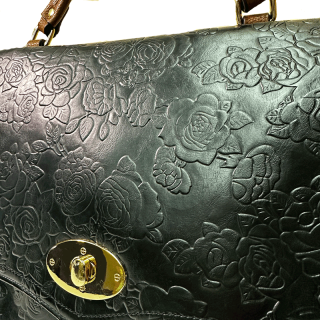 Mala preta com rosas estampadas | Kilograma