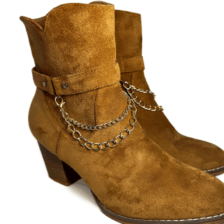 Botas castanhas com correntes | Kilograma