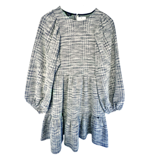 Vestido cinza e branco folhado | Kilograma