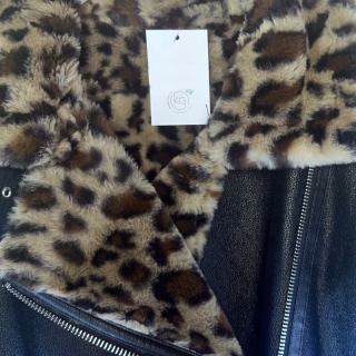 Casaco preto com pelo tigresa | Kilograma