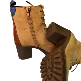 Botas bege cano alto | Kilograma