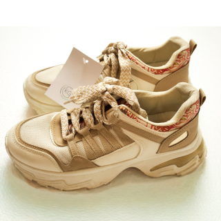 Ténis branco e bege | Kilograma